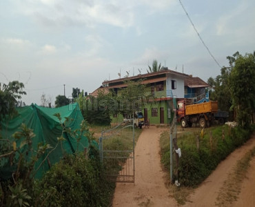 6000 sq.ft commercial building  for rent in virajpet-madikeri state highway coorg