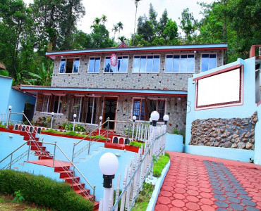 4200 sq.ft commercial building  for sale in kallar munnar