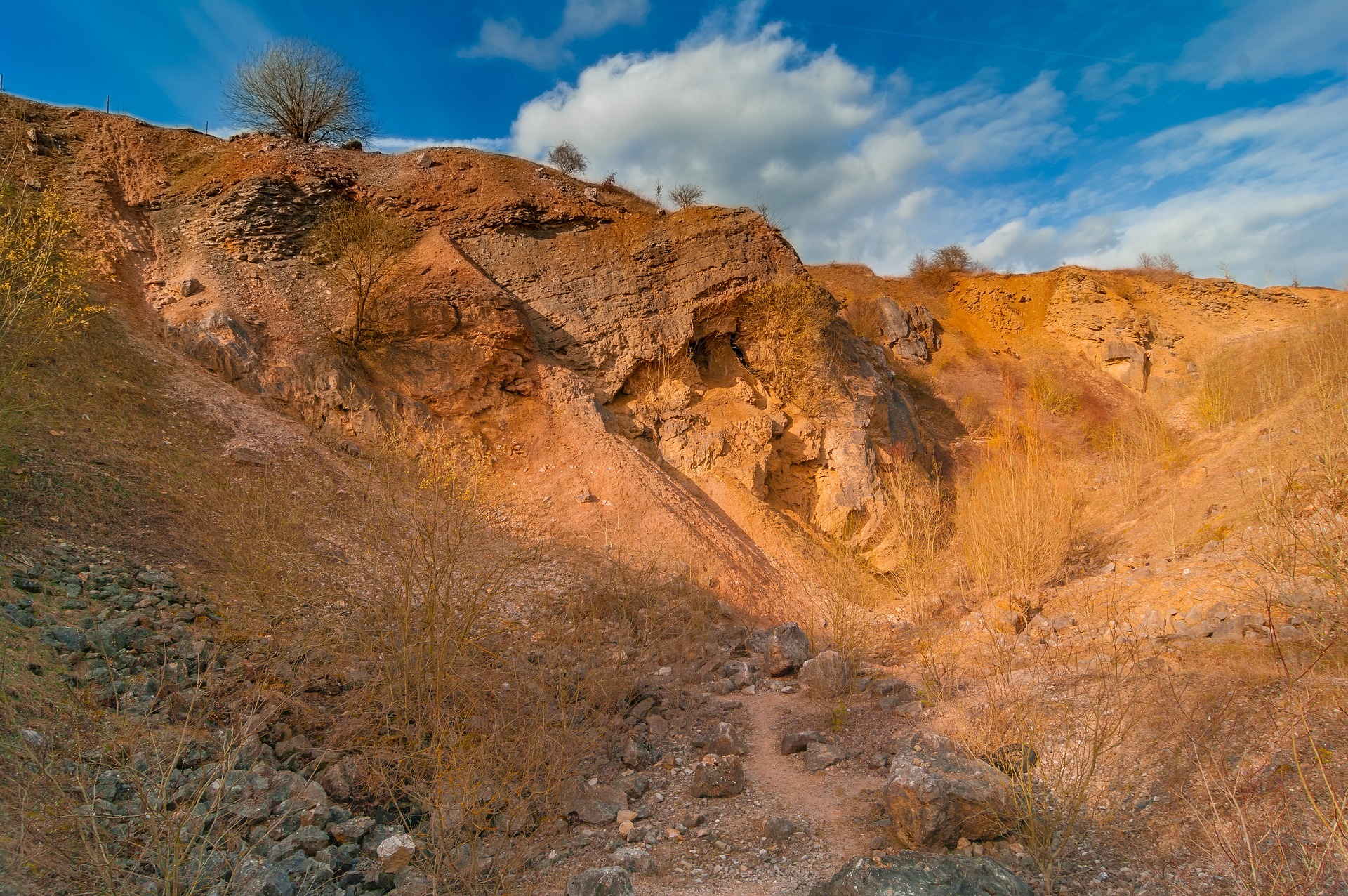 Glencore divests stake in Peruvian mining company Volcan Compañia Minera